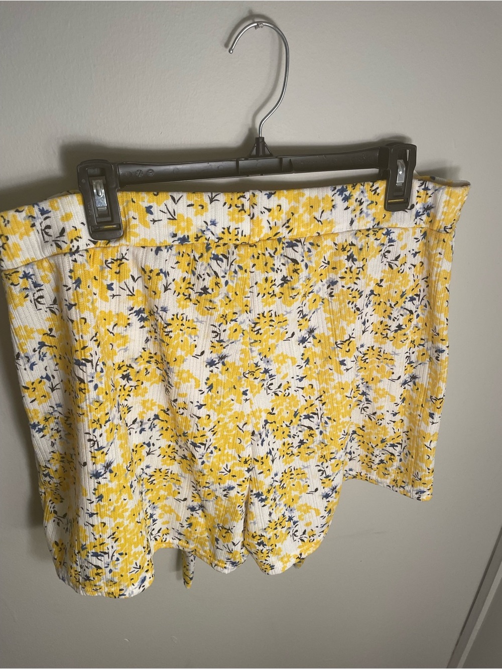 New Yellow flower shorts - Picture 2 of 4